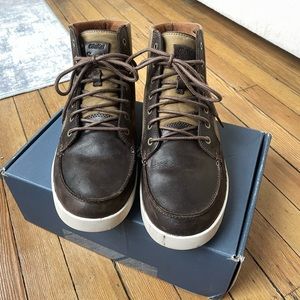 Mōlina: Men’s Waterproof Leather Boots by Olukai